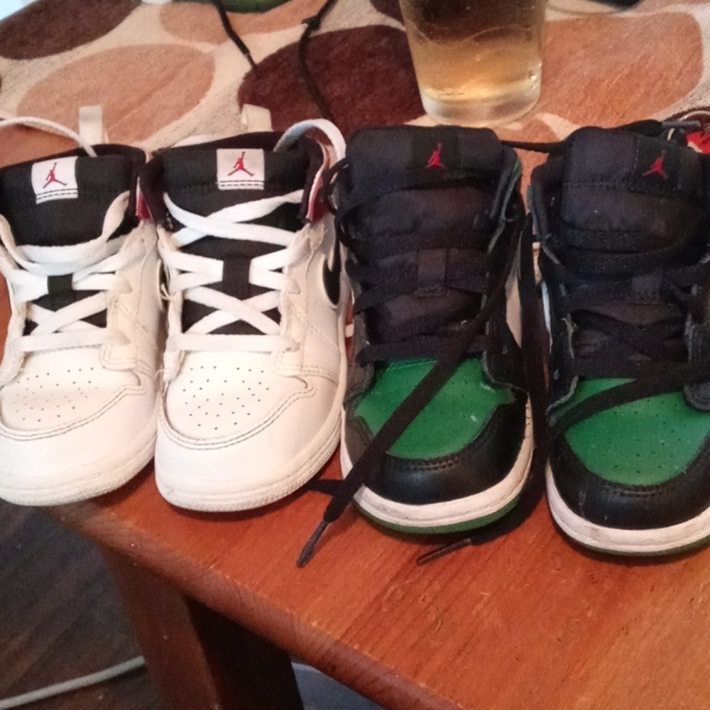 Bundle Pre owned little kid sneakers size 8c